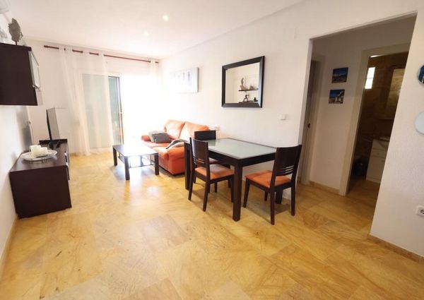 Apartamento bajo en Aguamarina.