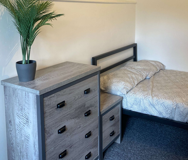 Spacious HMO - Photo 1