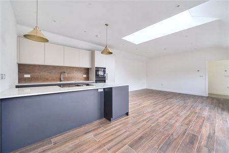 Newly converted barn in a small courtyard, surrounded by open farmland. - Photo 3