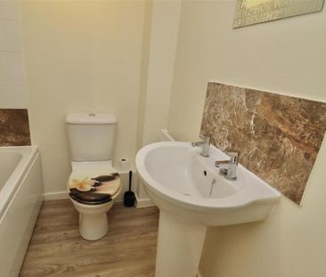 2 bedroom terraced house to rent - Photo 5