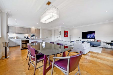 A very spacious and high specification apartment with private balcony and car parking situated on a private Winkfield estate. - Photo 2