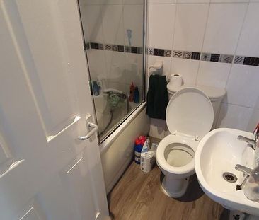 3 bedroom flat share to rent - Photo 4