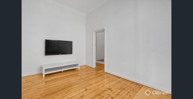 CHARMING 2 STORY IN TOP LOCATION - GAS, WATER & INTERNET INCLUDED! - Photo 1