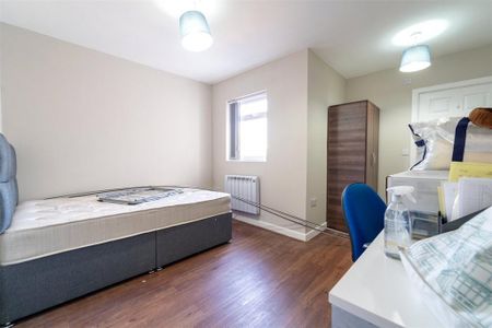 6 bedroom house to rent - Photo 3