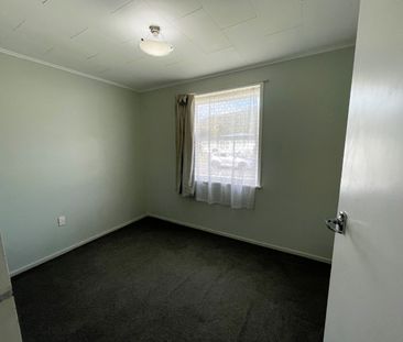 COSY UNIT IN PARKWAY - Photo 2