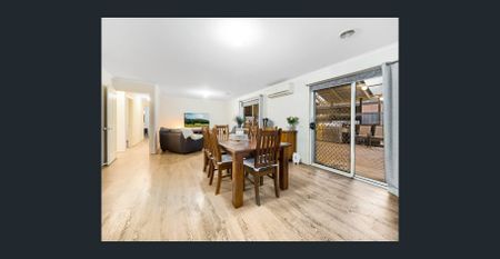 Modern Living in Cranbourne - Photo 3