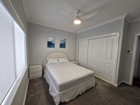 Fully Furnished Gem + 3 Bay Shed - Photo 4