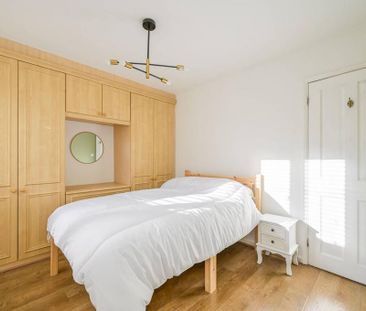 4 bedroom terraced house to rent - Photo 2