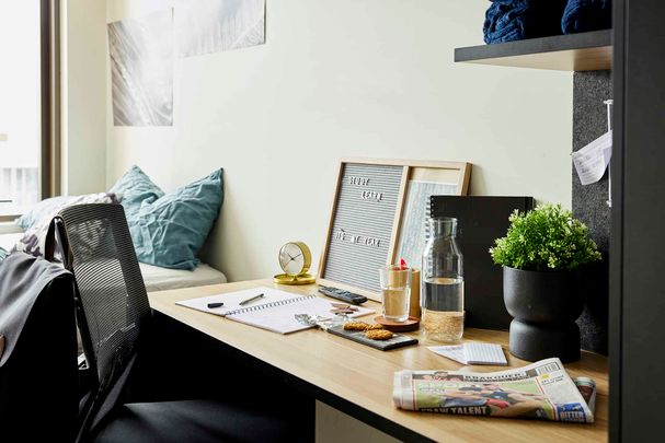 2 Bedroom Ensuite, Double Bed, High Floor - Photo 1