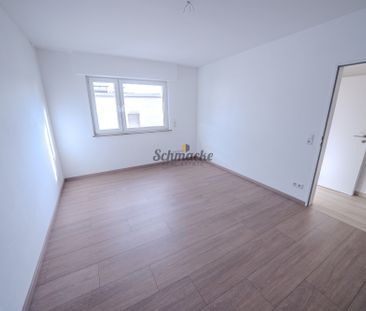 Schöne 3,5-Zimmer-Wohnung mit Loggia im 1. OG eines 5-Parteienhause... - Photo 2