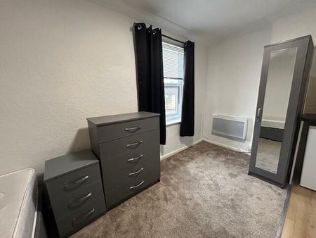 1 bedroom property to rent - Photo 2