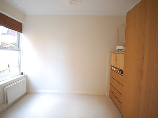 2 bed flat to rent in Burnaby Road, Bournemouth, BH4 - Photo 1