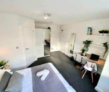 Carlton Street Unit 5 - Photo 1