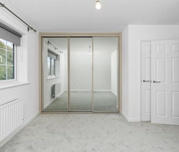 2 bedroom end of terrace house to rent - Photo 4