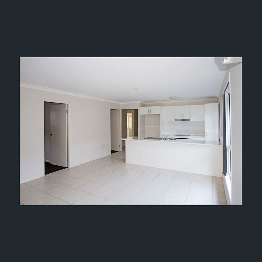 WALKING DISTANCE TO LOCAL SHOPS & SCHOOLS - Photo 1