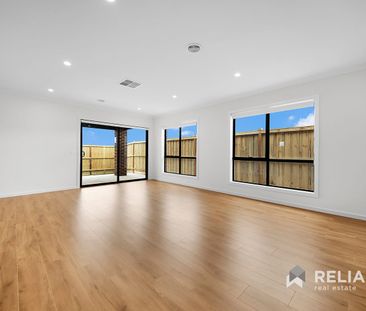 Modern 4-Bedroom Family Home in Prime Fraser Rise Location - Photo 2