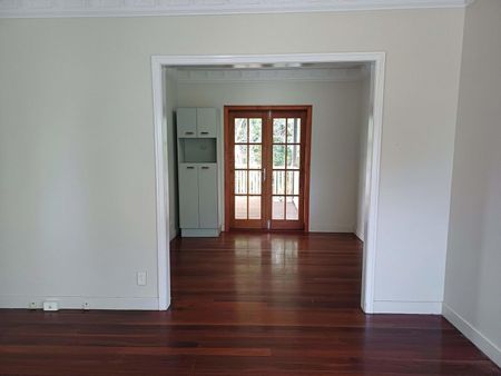 1 Newbolt Street, 4121, Holland Park Qld - Photo 4