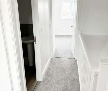 Queens Ave, Glazebury, WA3 - Photo 1