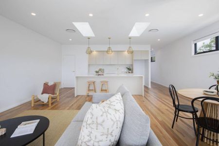 Luxurious New 4-Bedroom Townhouse with Water Views, Private Lift & Premium Features - Photo 3