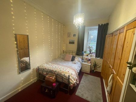 5 bedroom flat to rent - Photo 2