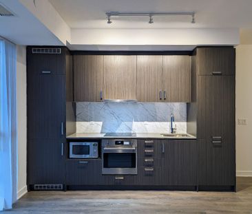 For Lease - 60 Honeycrisp Crescent Unit# 806, Vaughan, Ontario - Photo 6