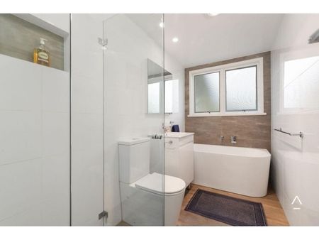 Single Level Family Home - Photo 4