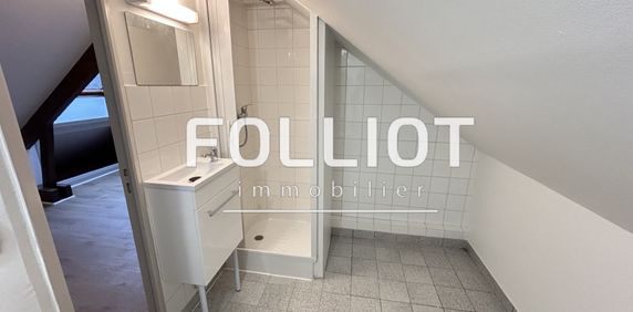 A LOUER Studio 50000 Saint-Lô CENTRE VILLE 10.20 m² - Photo 2