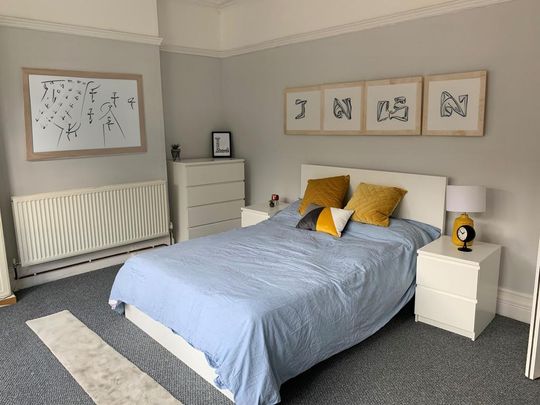 6 bedroom terraced house to rent - Photo 1