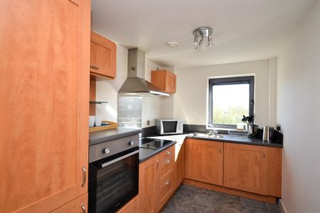 2 bed apartment to rent in Baltic Quay, Gateshead, NE8 - Photo 3