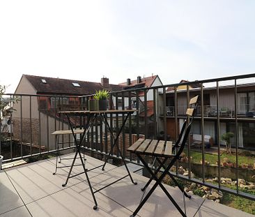 Stilvoll möblierte Neubauwohnung in stadtnaher Lage mit großem Balkon - Foto 2