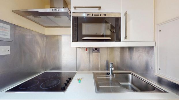 Studio to rent - Photo 1