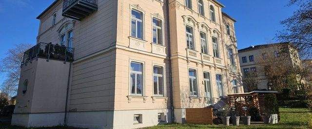 Helles großzügiges Zuhause mit Terrasse, Kamin, Bad mit Wanne und Dusche! - Foto 1