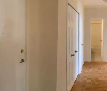 170 Dudley Ave | 170 Dudley Ave, Thornhill - Photo 1