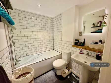 1 bedroom flat to rent - Photo 3