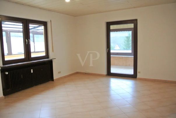 Attraktive Erdgeschosswohnung (3ZKB) mit EBK, Wintergarten & Garage im Stadtteil Oberstein !!! - Photo 1