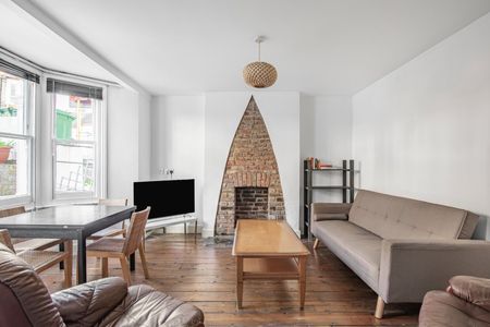 Elm Park, London, SW2 - Photo 3