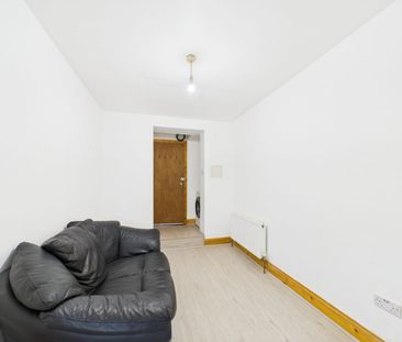 1 Bedroom - Photo 6