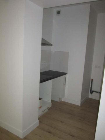 Location Appartement 2 pièces 50m² BORDEAUX 33000 - Photo 4