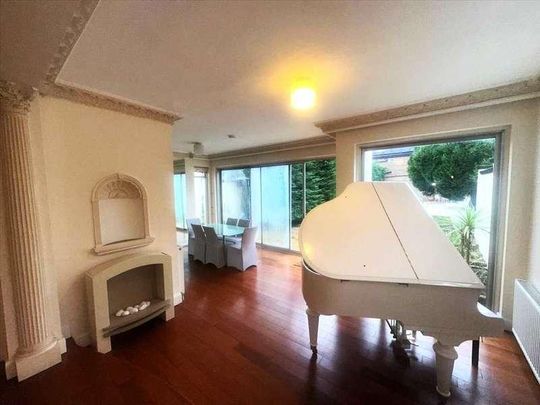 Penhurst Gardens, Edgware, HA8 - Photo 1