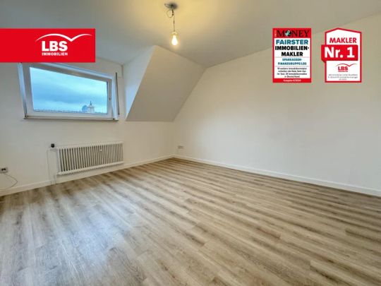 **Zentral gelegene schöne Dachgeschosswohnung mit Balkon in Bocholt!** - Photo 1