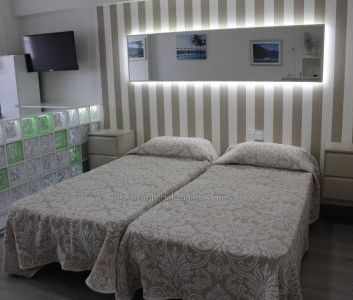 Studio for long term rent very central near Lake and Martianez Beach. - Photo 2