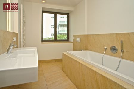 Perfekt für Singles und Pärchen: Hochwertige 2,5 Zimmer Stadtwohnung in TOP Westendlage! - Photo 2