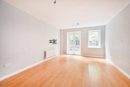 2 bedroom end of terrace house to rent - Photo 2