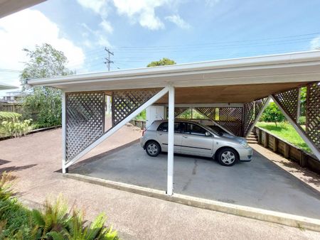 Charming Family Haven in the Heart of Blockhouse Bay - Photo 3