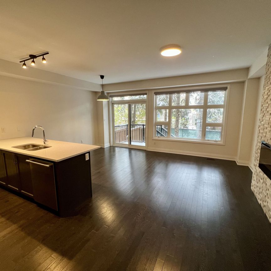 For Lease - 72 Causland Lane, Richmond Hill, Ontario - Photo 1