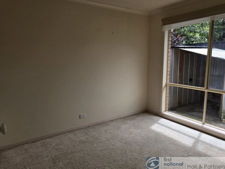 9 Pater Close, Narre Warren - Photo 2