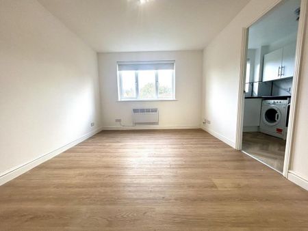 1 bedroom flat to rent - Photo 2