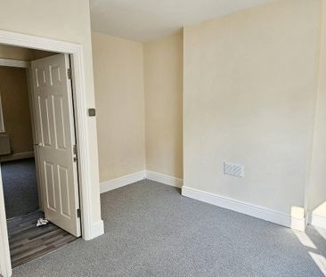 1 bedroom ground floor flat to rent - Photo 4