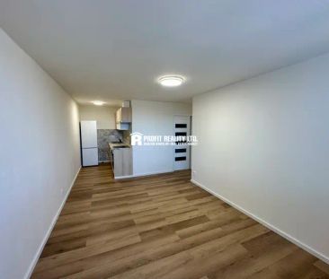 Pronájem bytu 2+kk s lodžií, Zdice - Photo 3