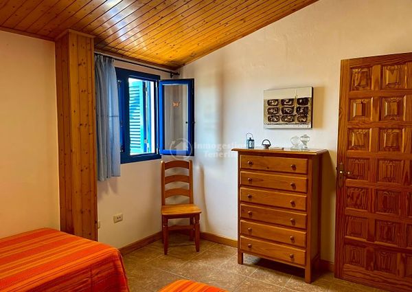 ** To rent 1 bedroom beach front house in Las Galletas